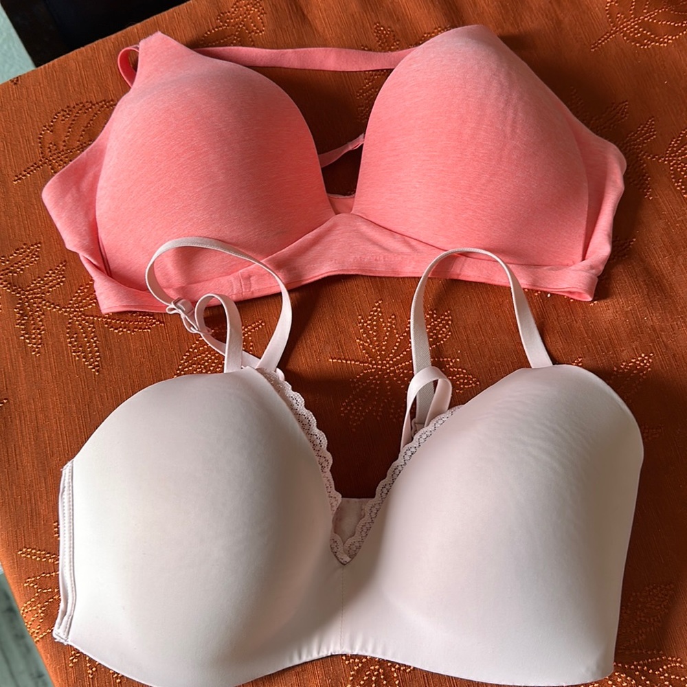 Two never been worn 34 d aerie bras